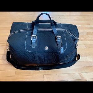 EUC Coach Duffle Bag, classic black on black 🥰